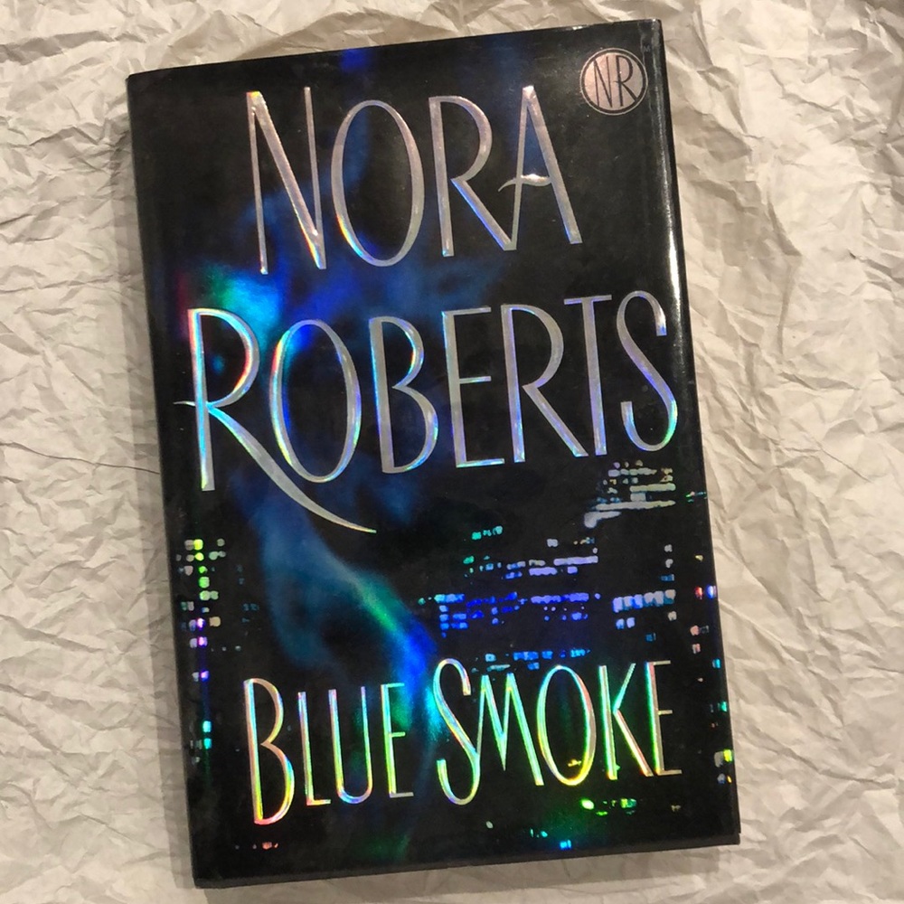 ⭐️3 for $15⭐️ Hardcover | Blue Smoke by Nora Roberts